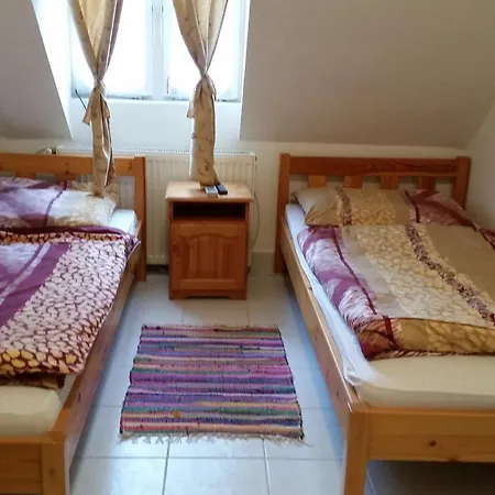 Bed & Breakfast Engiro Panzio Keszthely